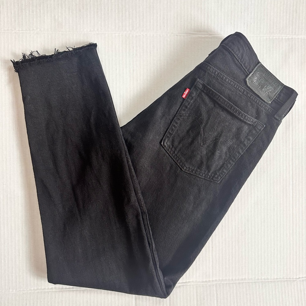 Women's Black Distressed Jeans